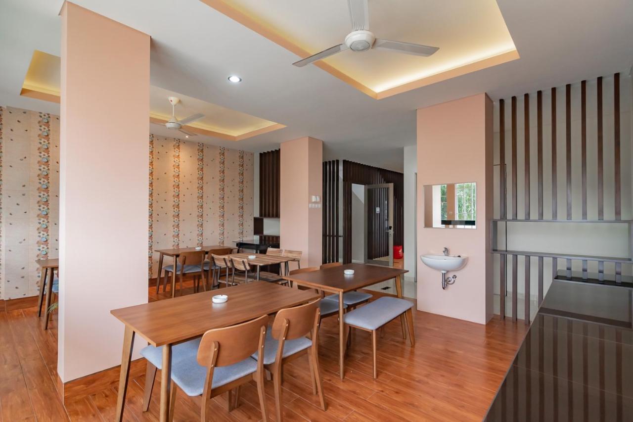 Reddoorz Plus @ Cirebon City Center Екстериор снимка