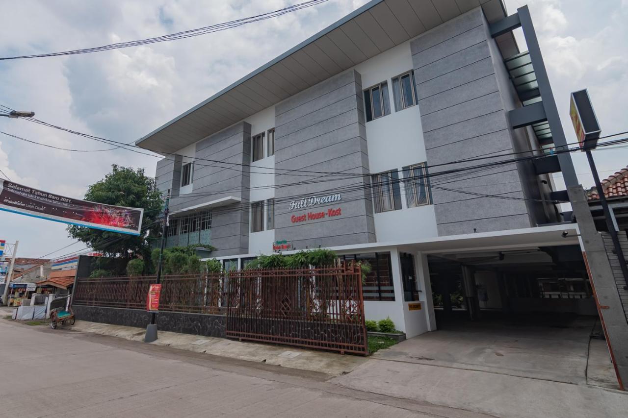 Reddoorz Plus @ Cirebon City Center Екстериор снимка