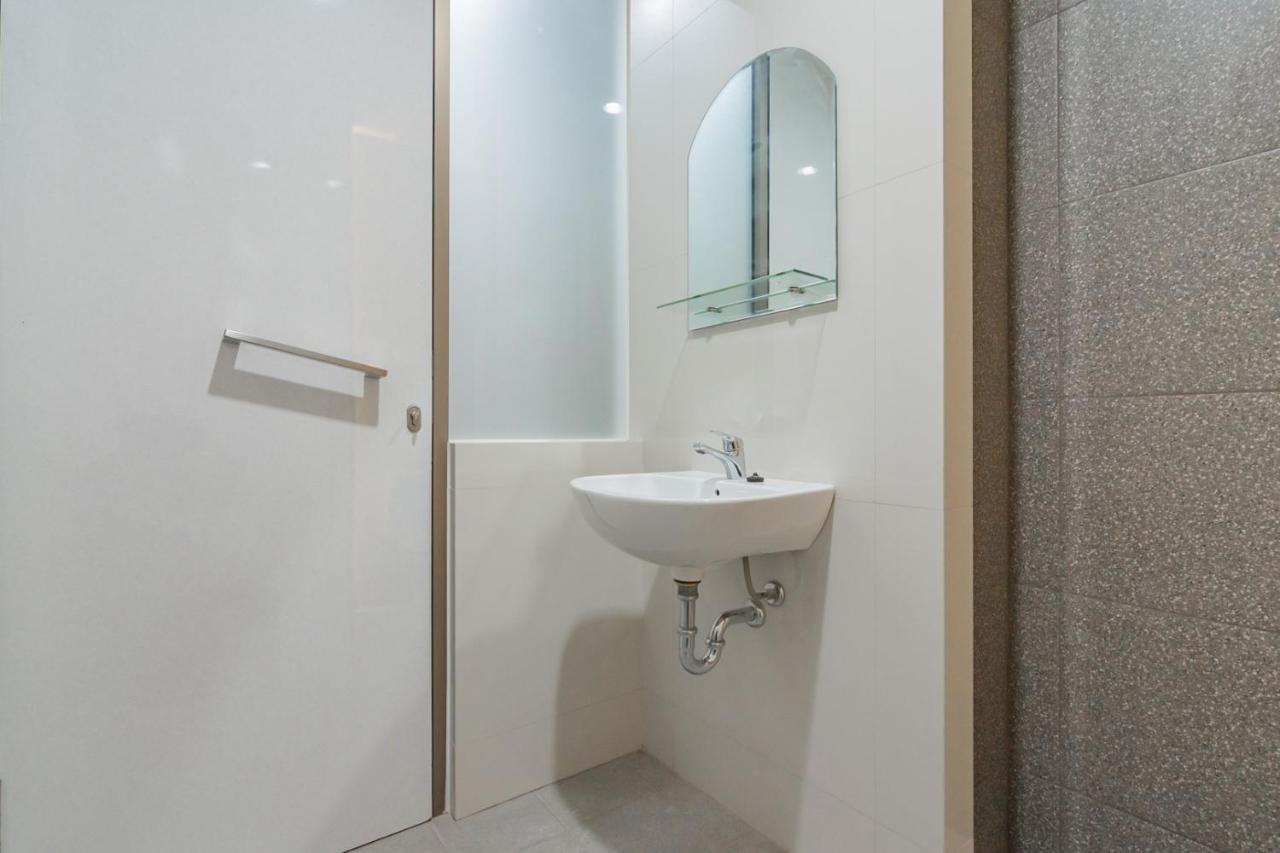 Reddoorz Plus @ Cirebon City Center Екстериор снимка