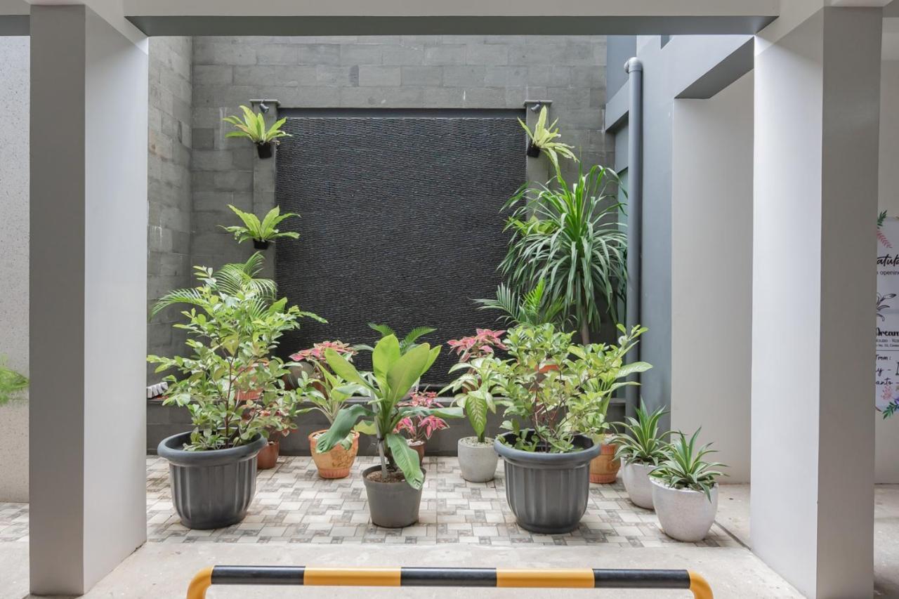 Reddoorz Plus @ Cirebon City Center Екстериор снимка
