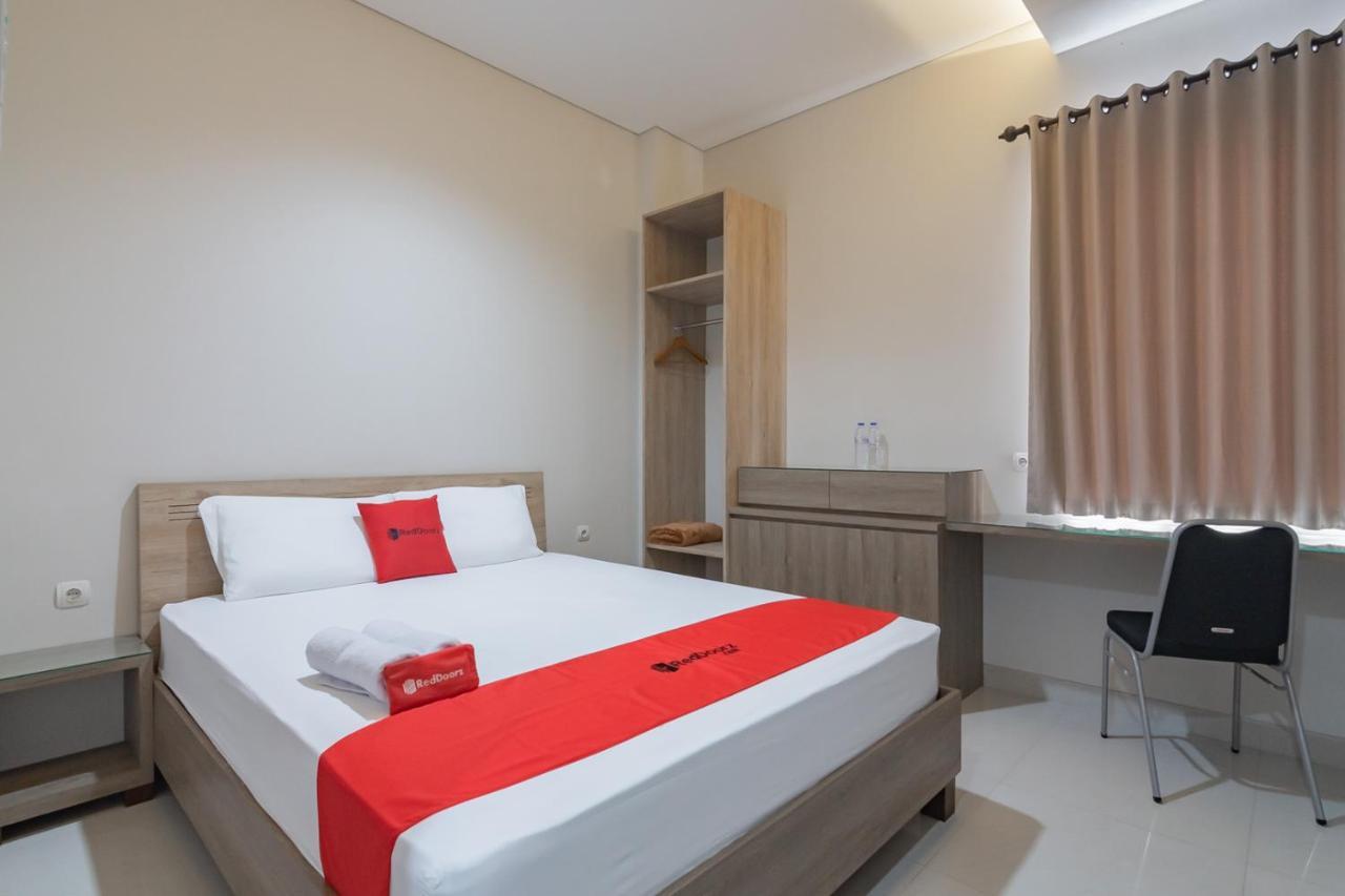 Reddoorz Plus @ Cirebon City Center Екстериор снимка