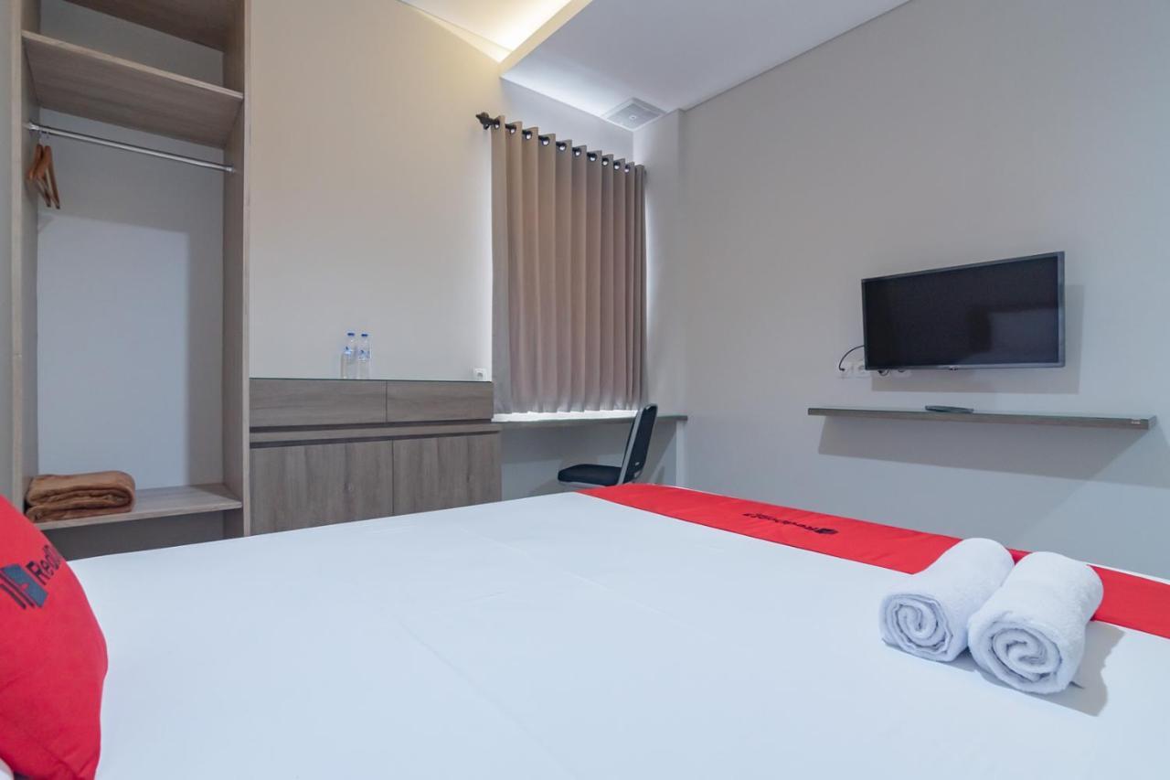Reddoorz Plus @ Cirebon City Center Екстериор снимка