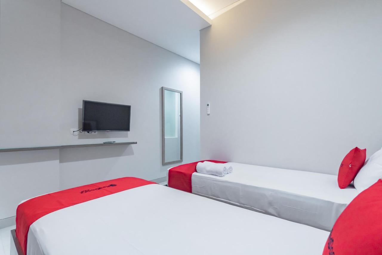 Reddoorz Plus @ Cirebon City Center Екстериор снимка